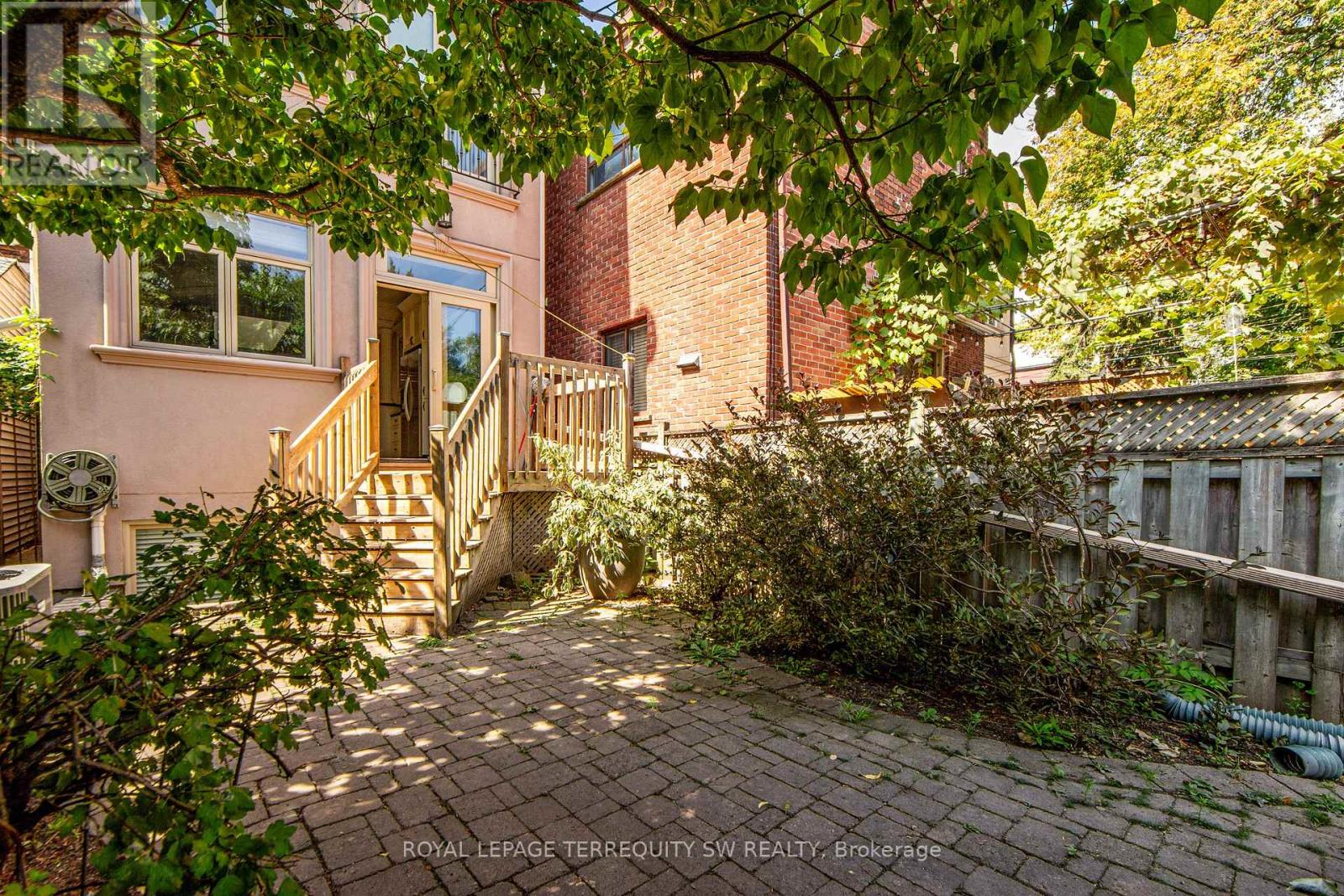 329 Lippincott Street, Toronto, Ontario  M5S 2P6 - Photo 29 - C12702294