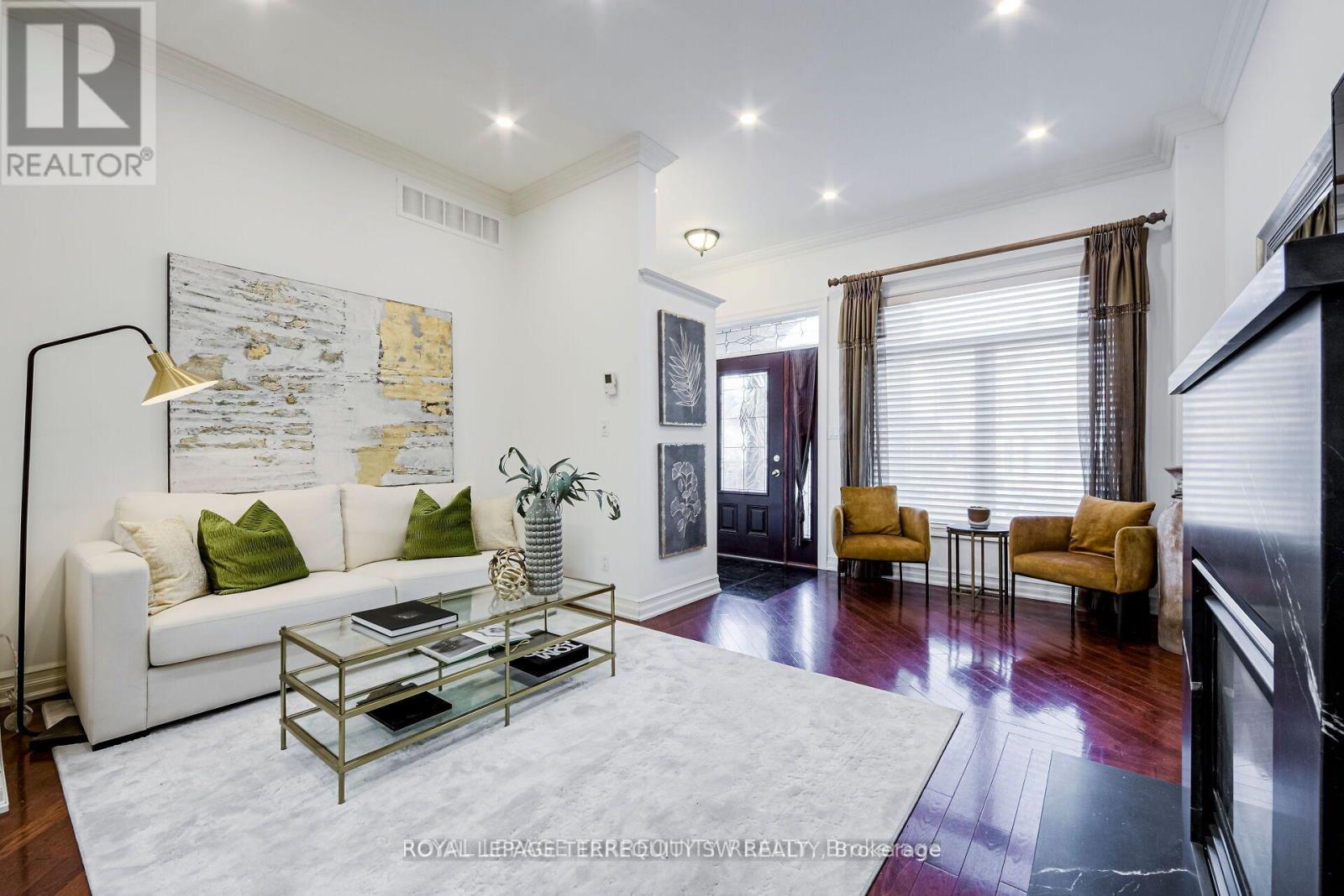 329 Lippincott Street, Toronto, Ontario  M5S 2P6 - Photo 5 - C12702294