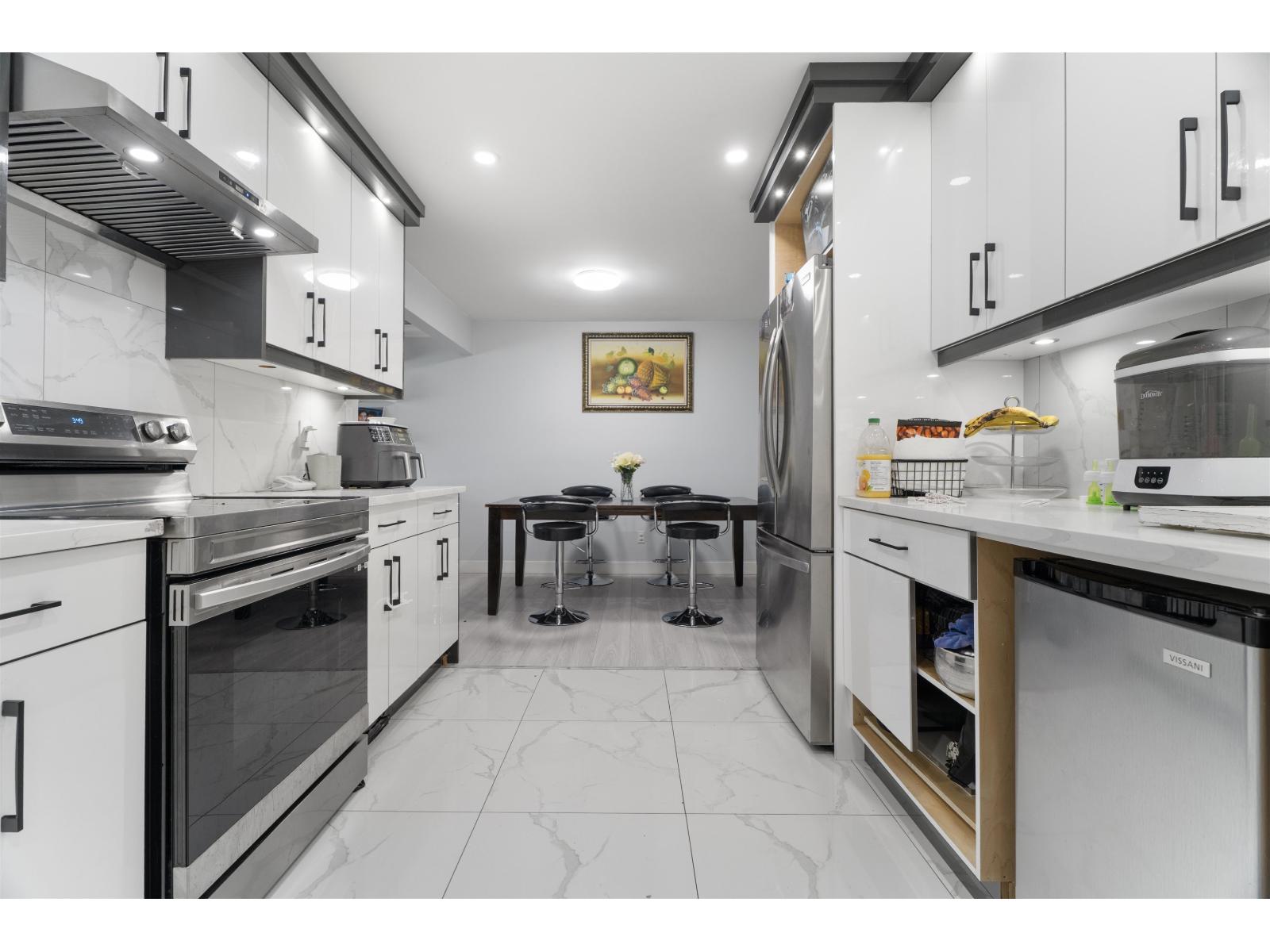 12957 98b Avenue, Surrey, British Columbia  V3T 1C9 - Photo 4 - R3096671