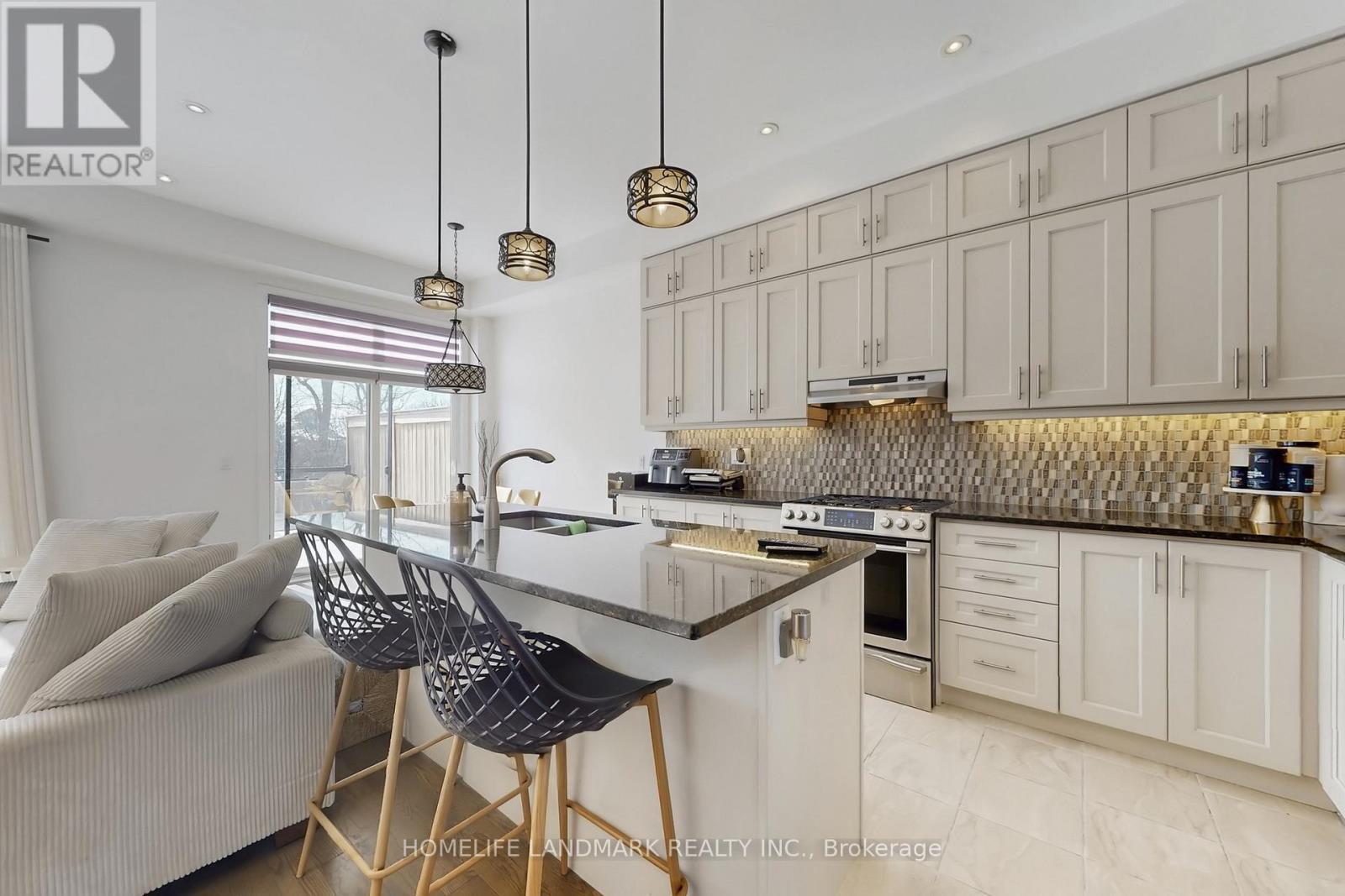 22 Crestridge Drive, Vaughan, Ontario  L4J 0K1 - Photo 10 - N12850388