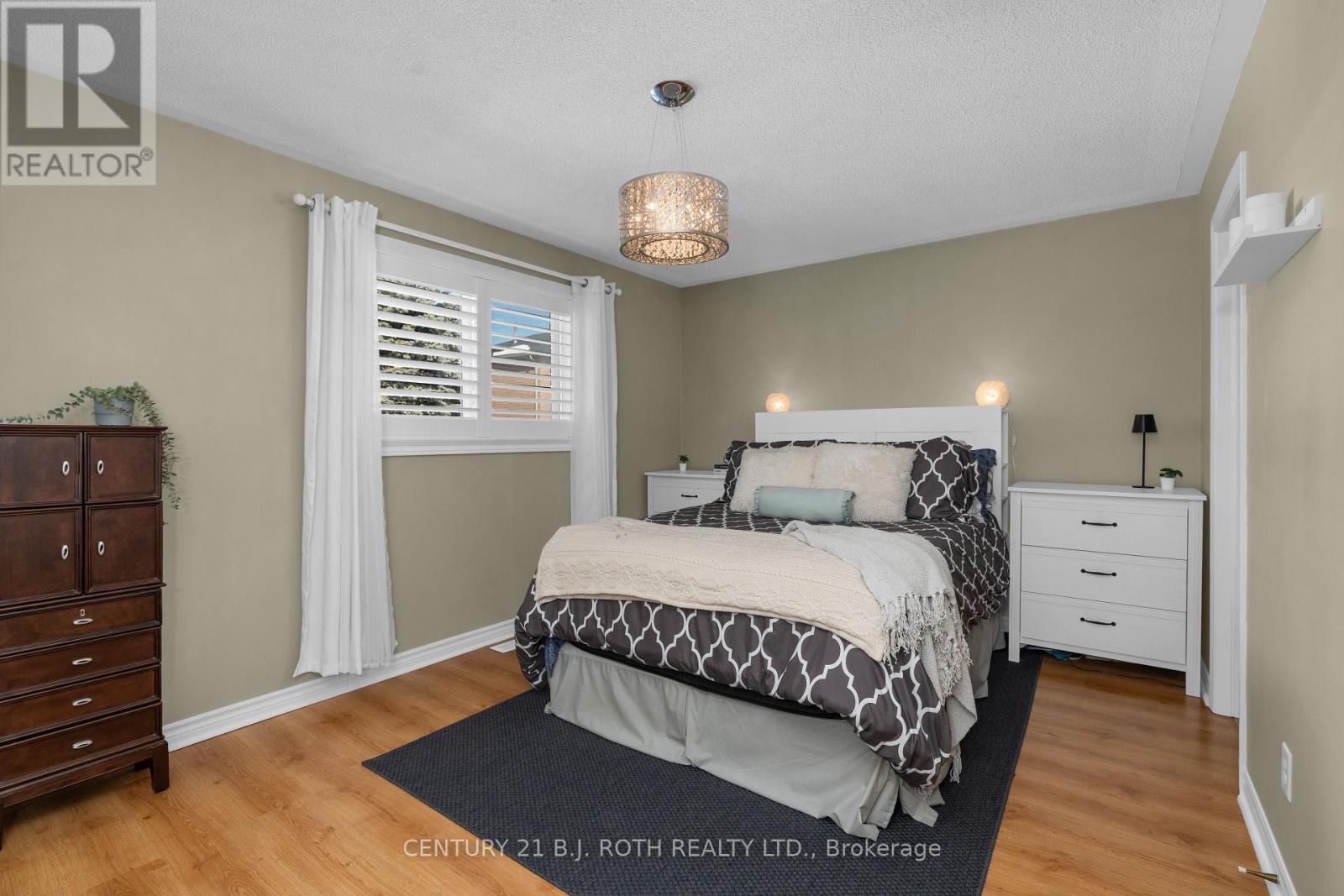 63 Kenwell Crescent, Barrie (Holly), Ontario  L4N 0A3 - Photo 19 - S12850828