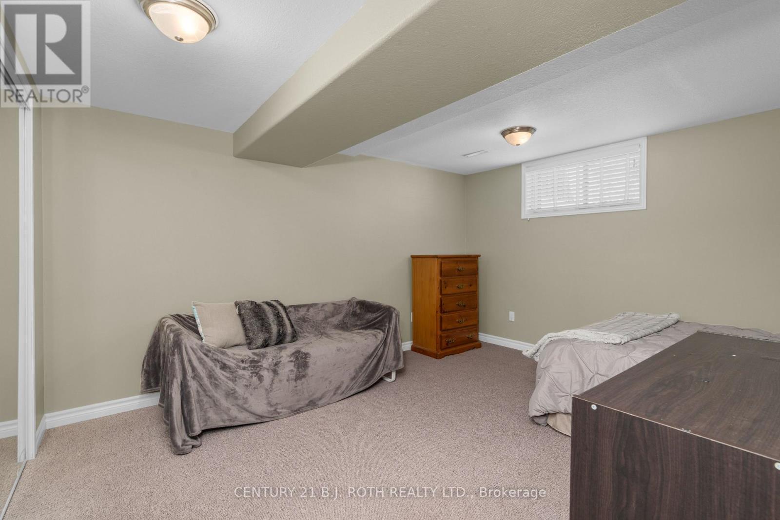 63 Kenwell Crescent, Barrie (Holly), Ontario  L4N 0A3 - Photo 34 - S12850828