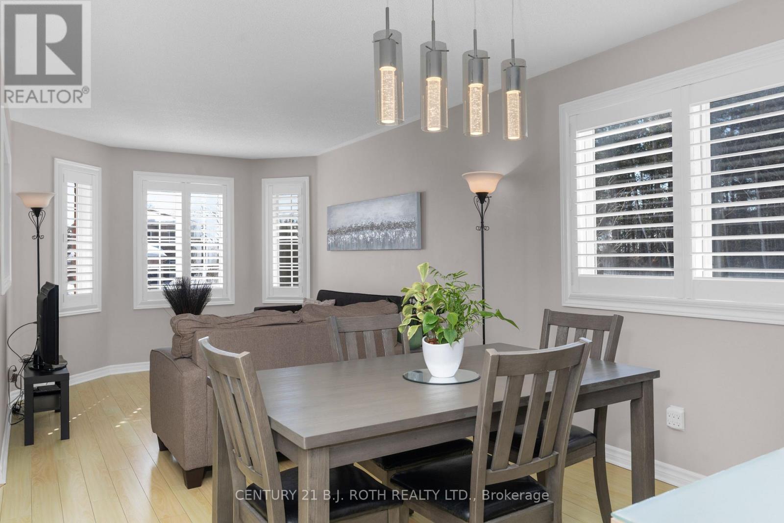 63 Kenwell Crescent, Barrie (Holly), Ontario  L4N 0A3 - Photo 9 - S12850828