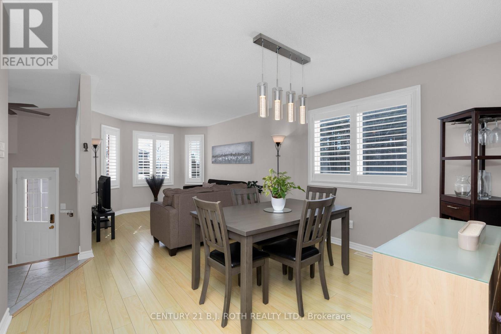 63 Kenwell Crescent, Barrie (Holly), Ontario  L4N 0A3 - Photo 6 - S12850828