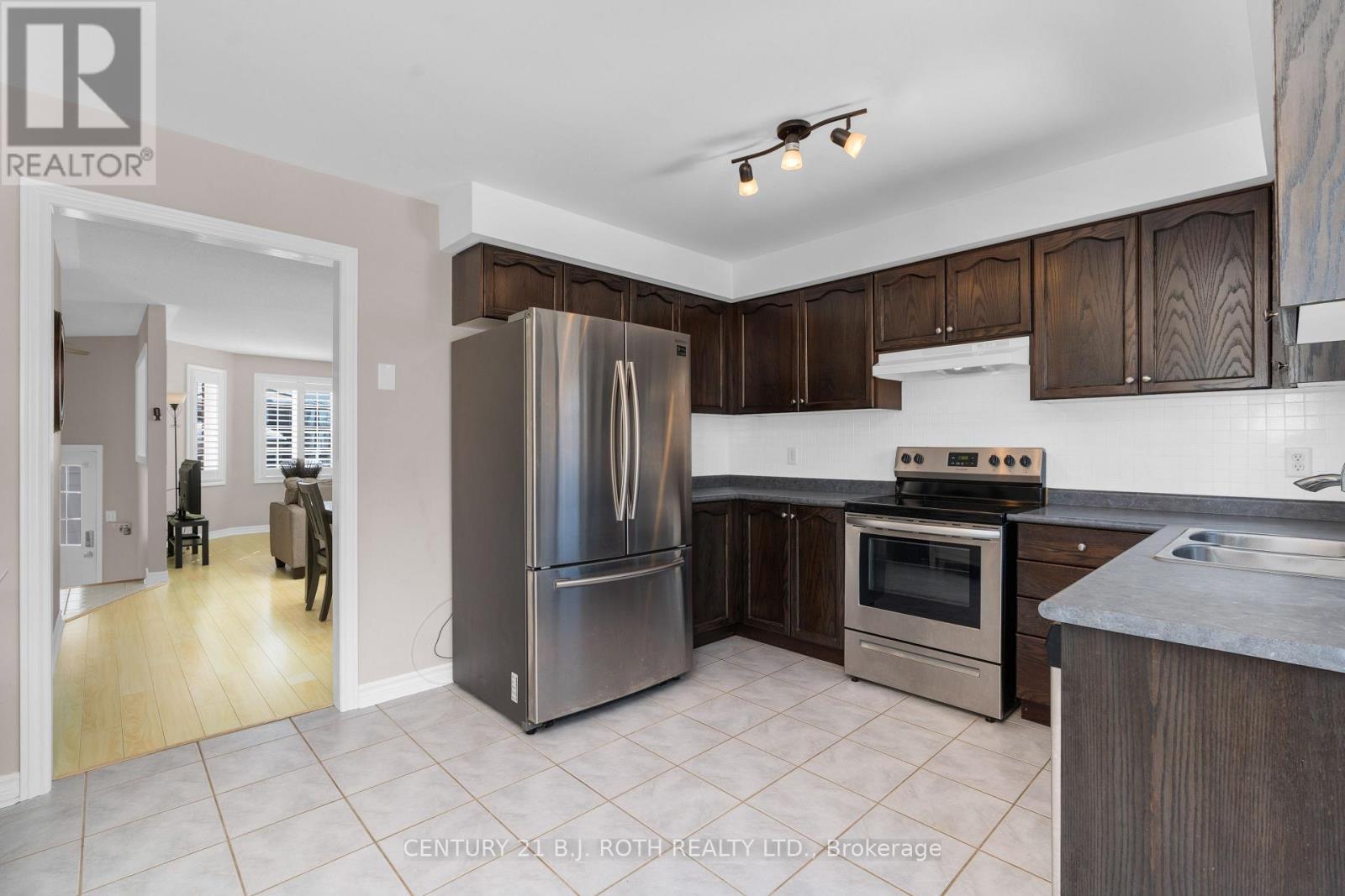 63 Kenwell Crescent, Barrie (Holly), Ontario  L4N 0A3 - Photo 13 - S12850828