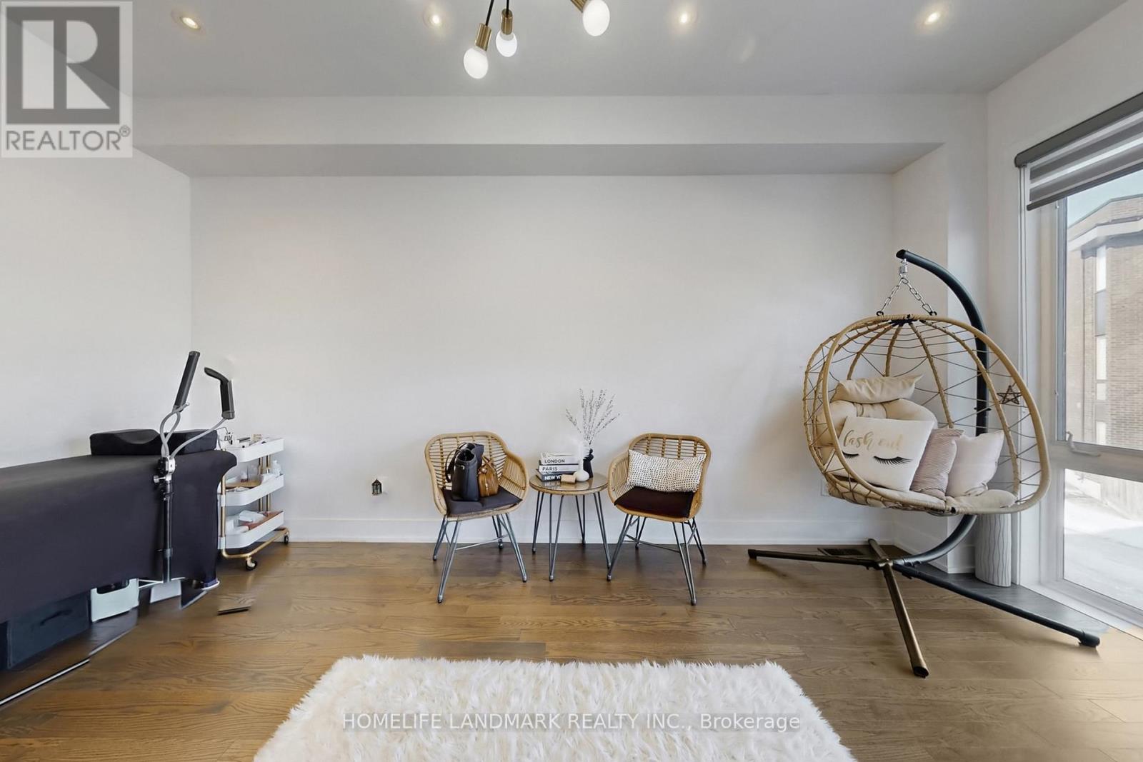 22 Crestridge Drive, Vaughan, Ontario  L4J 0K1 - Photo 6 - N12850388