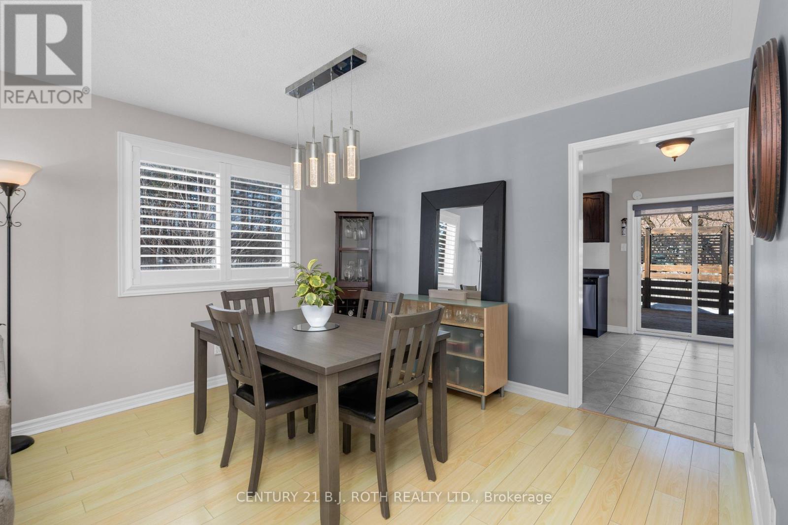 63 Kenwell Crescent, Barrie (Holly), Ontario  L4N 0A3 - Photo 10 - S12850828