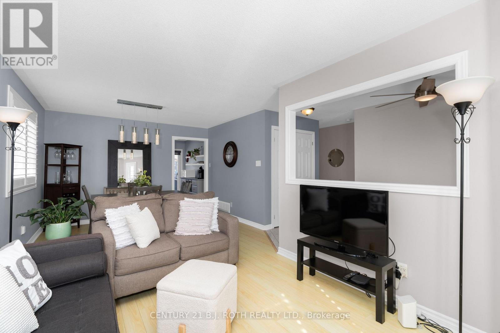 63 Kenwell Crescent, Barrie (Holly), Ontario  L4N 0A3 - Photo 8 - S12850828