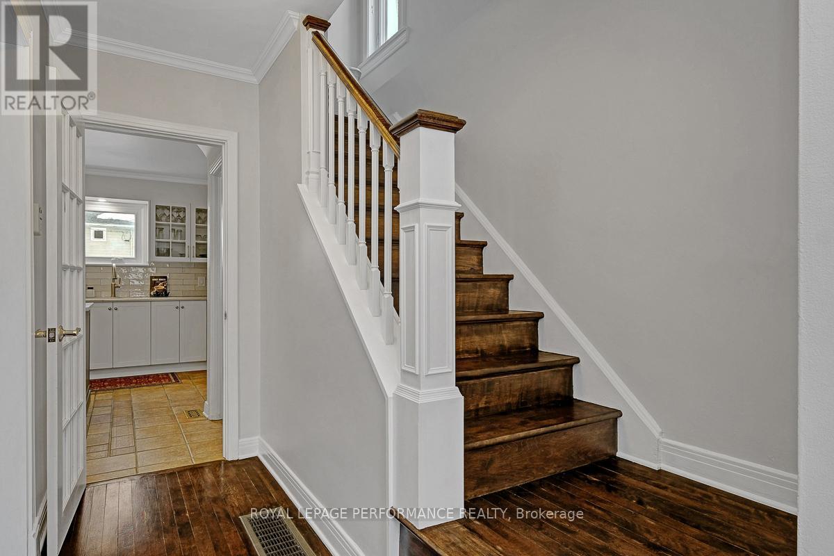 532 Alesther Street, Ottawa, Ontario  K1K 1J3 - Photo 3 - X12849414