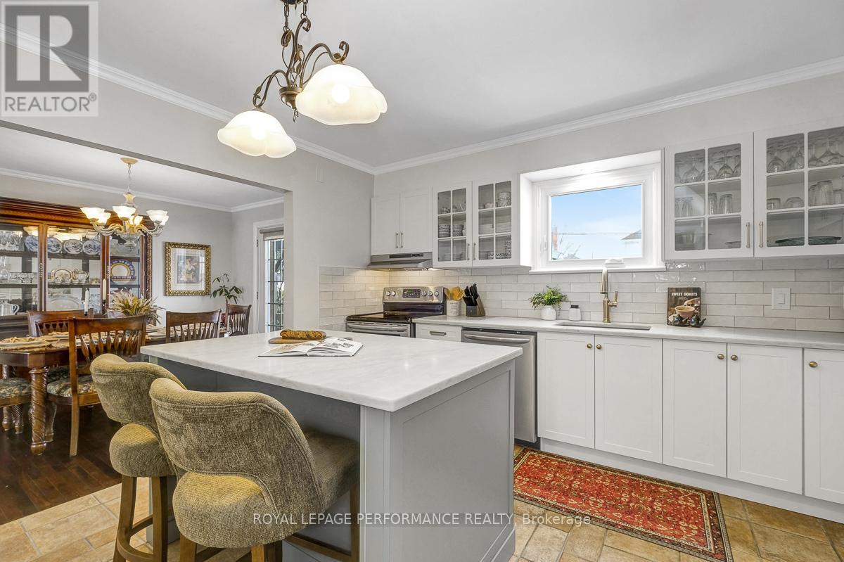 532 Alesther Street, Ottawa, Ontario  K1K 1J3 - Photo 4 - X12849414