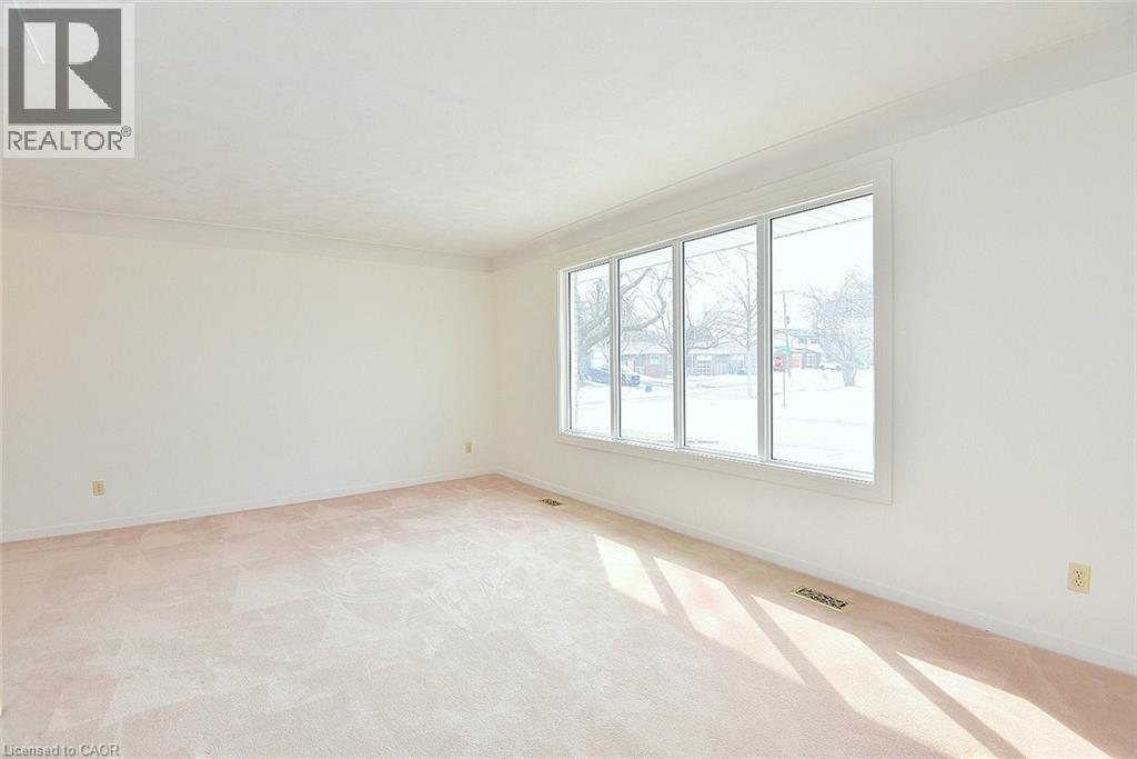 4 Bermuda Court, Hamilton, Ontario  L9C 2J8 - Photo 10 - 40810009