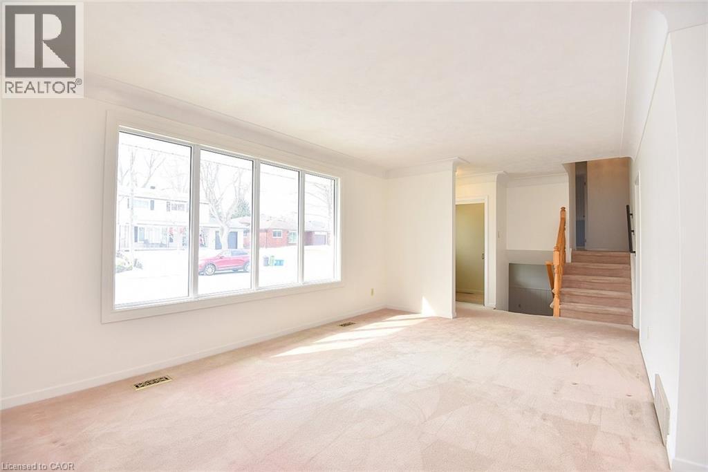 4 Bermuda Court, Hamilton, Ontario  L9C 2J8 - Photo 8 - 40810009