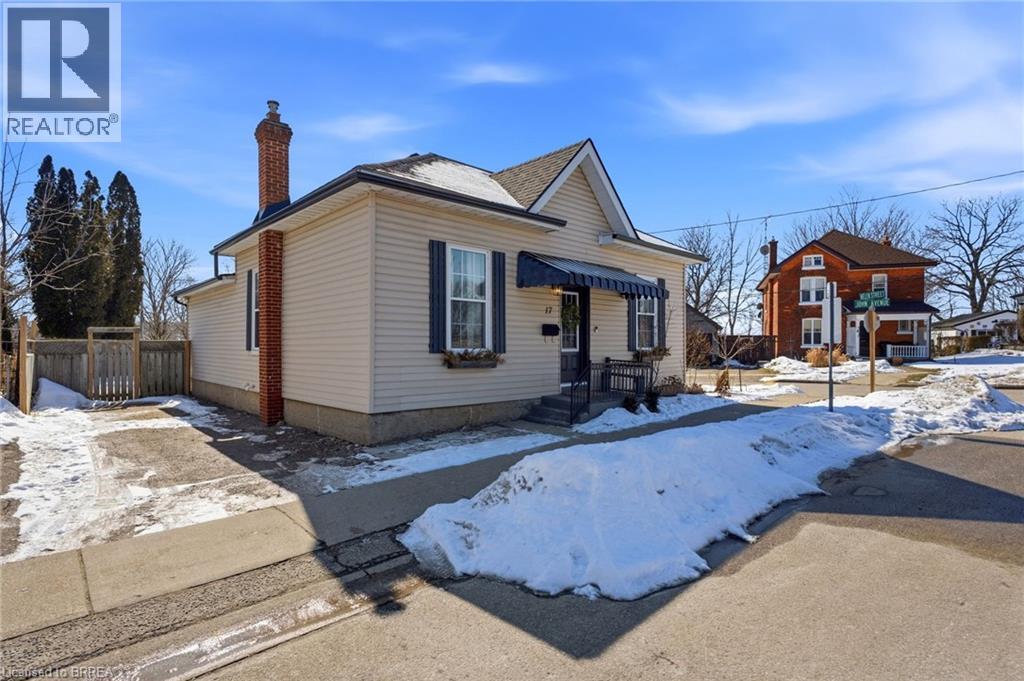 17 Helen Street, Paris, Ontario  N3L 1P1 - Photo 1 - 40807624