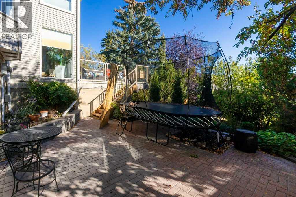 20 Strathlorne Crescent Sw, Calgary, Alberta  T3H 1M8 - Photo 35 - A2290327