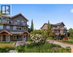 3 728 GIBSONS WAY, Gibsons, British Columbia