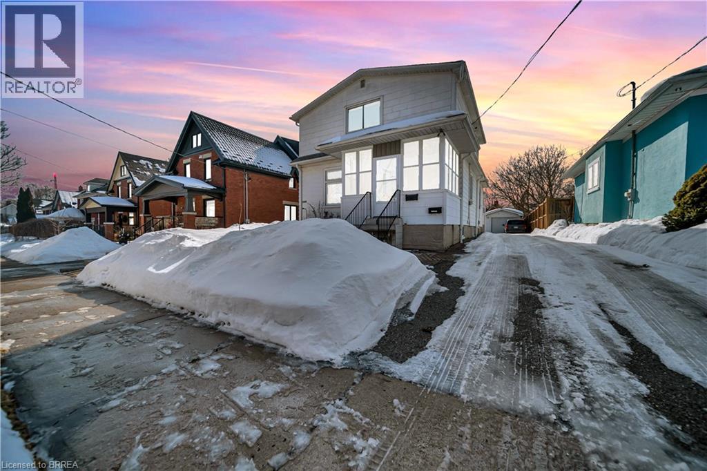 141 SAMUEL Street, kitchener, Ontario