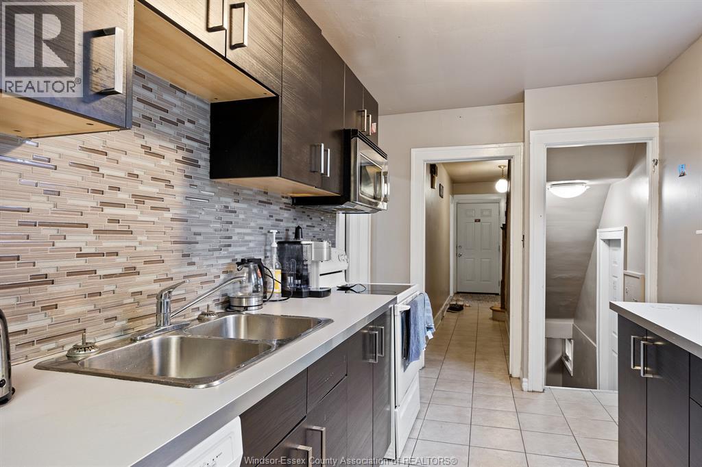 568 Askin, Windsor, Ontario  N9B 2X4 - Photo 6 - 26004588