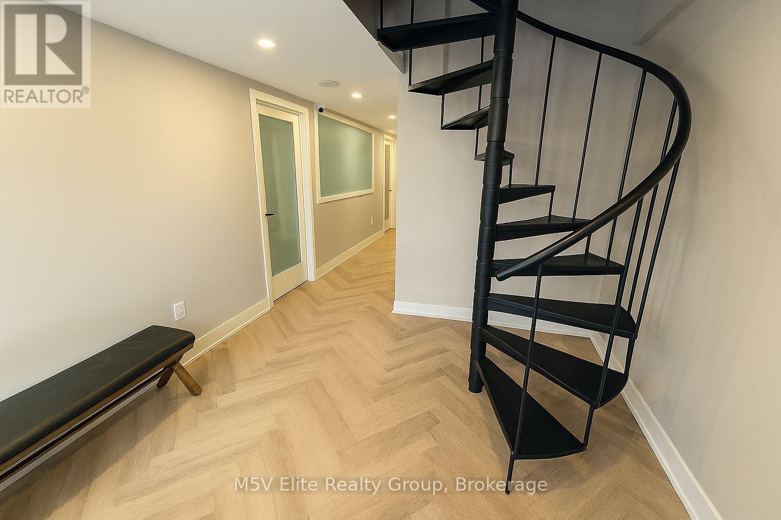 16 - 250 Regina Road, Vaughan, Ontario  L4L 8N2 - Photo 2 - N12851104