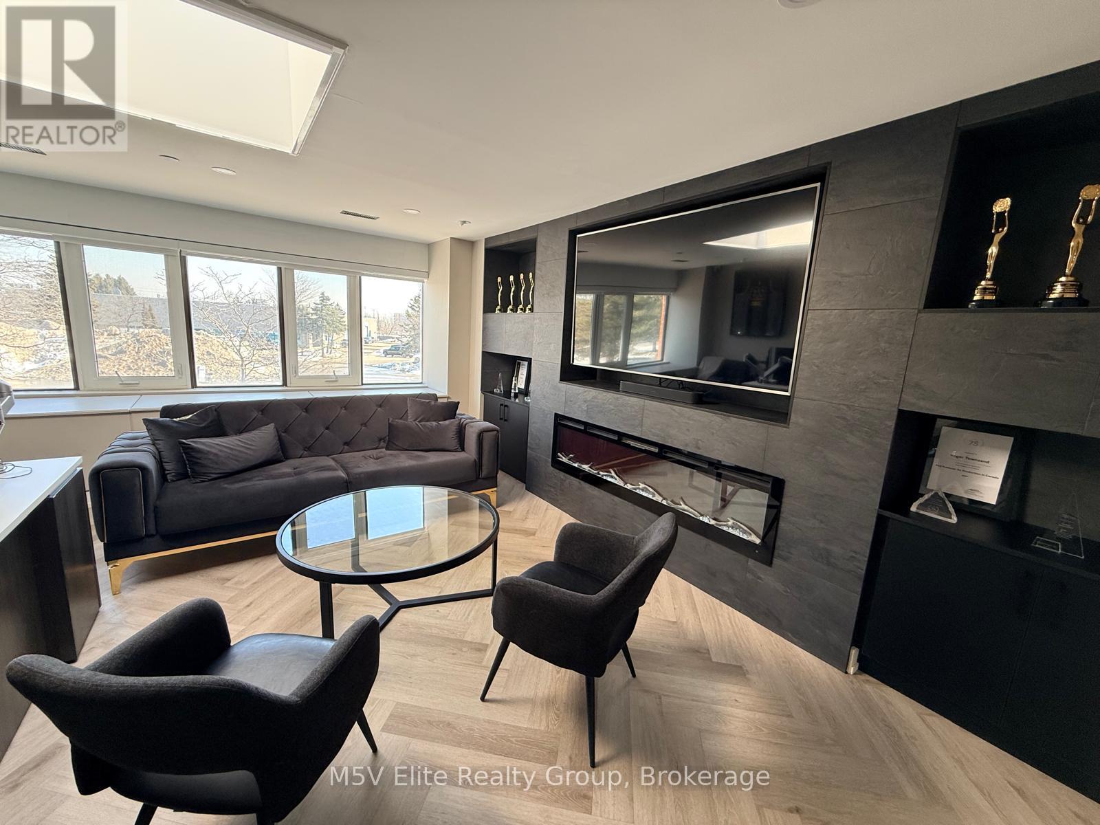 15 - 250 REGINA ROAD, Vaughan, Ontario