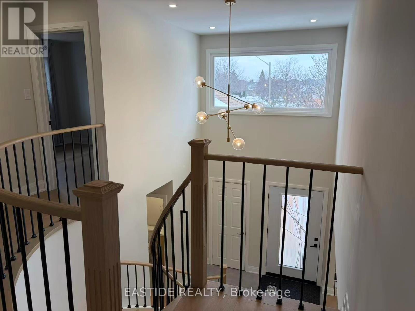 39 Coppard Avenue, Markham, Ontario  L3S 2L4 - Photo 11 - N12851146