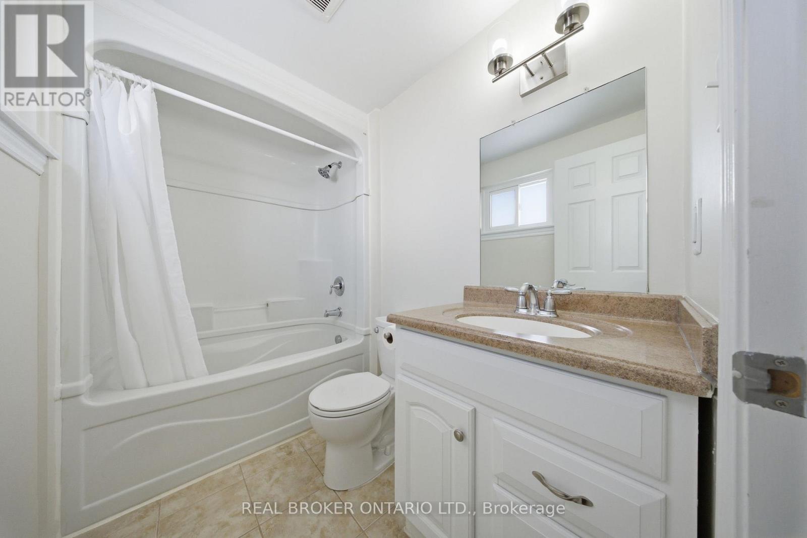 15 Christie Crescent, Barrie (Letitia Heights), Ontario  L4N 4V2 - Photo 17 - S12851214