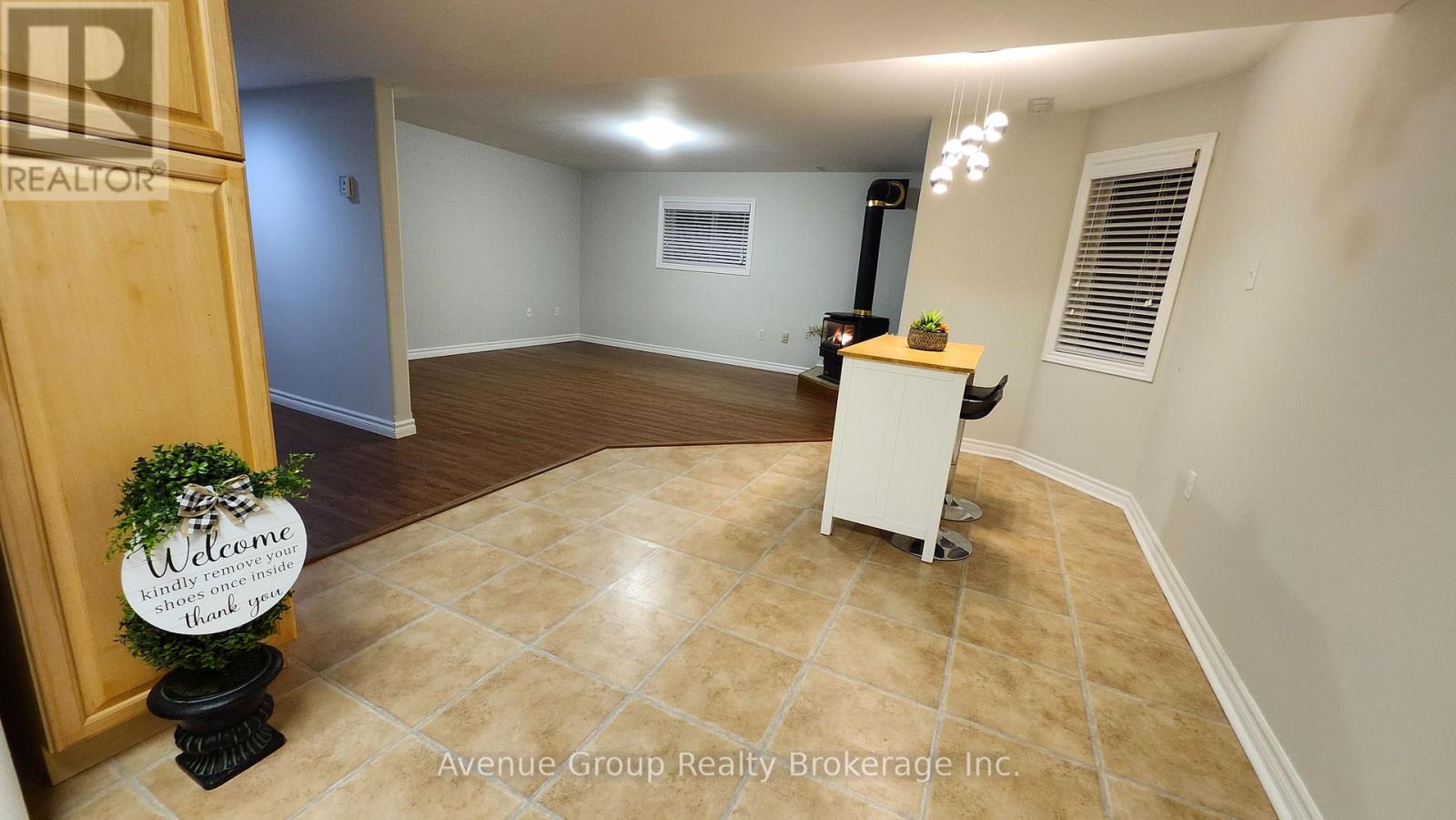 Lower - 124 Brown Wood Drive, Barrie, Ontario  L4M 6M8 - Photo 2 - S12851252