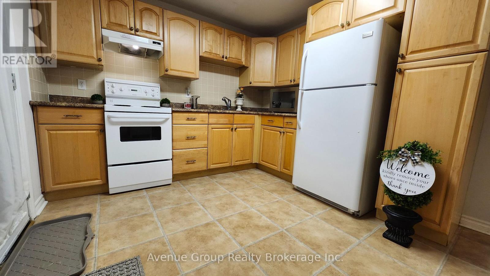 Lower - 124 Brown Wood Drive, Barrie, Ontario  L4M 6M8 - Photo 7 - S12851252