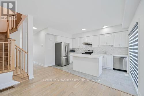 29 Turnberry Lane, Barrie (Painswick South), Ontario  L9J 0M8 - Photo 7 - S12851292