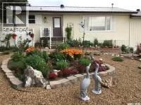 419 2nd Avenue S, Rockglen, Saskatchewan  S0H 3R0 - Photo 2 - SK029740