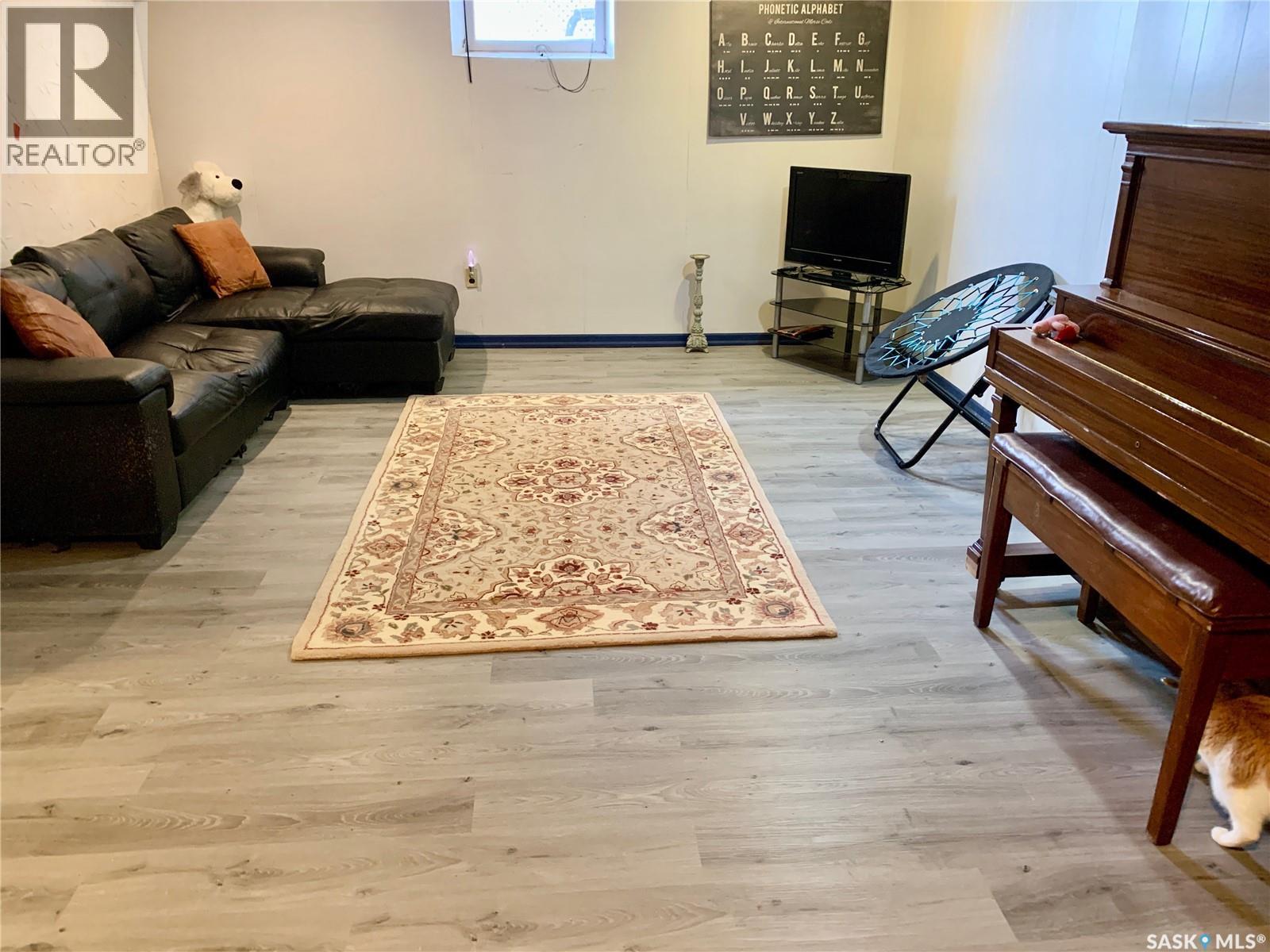 419 2nd Avenue S, Rockglen, Saskatchewan  S0H 3R0 - Photo 36 - SK029740