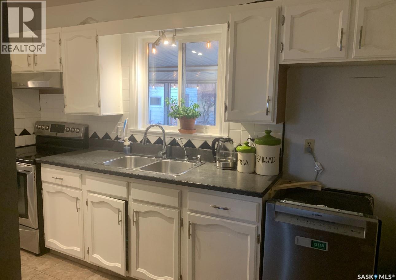 419 2nd Avenue S, Rockglen, Saskatchewan  S0H 3R0 - Photo 4 - SK029740