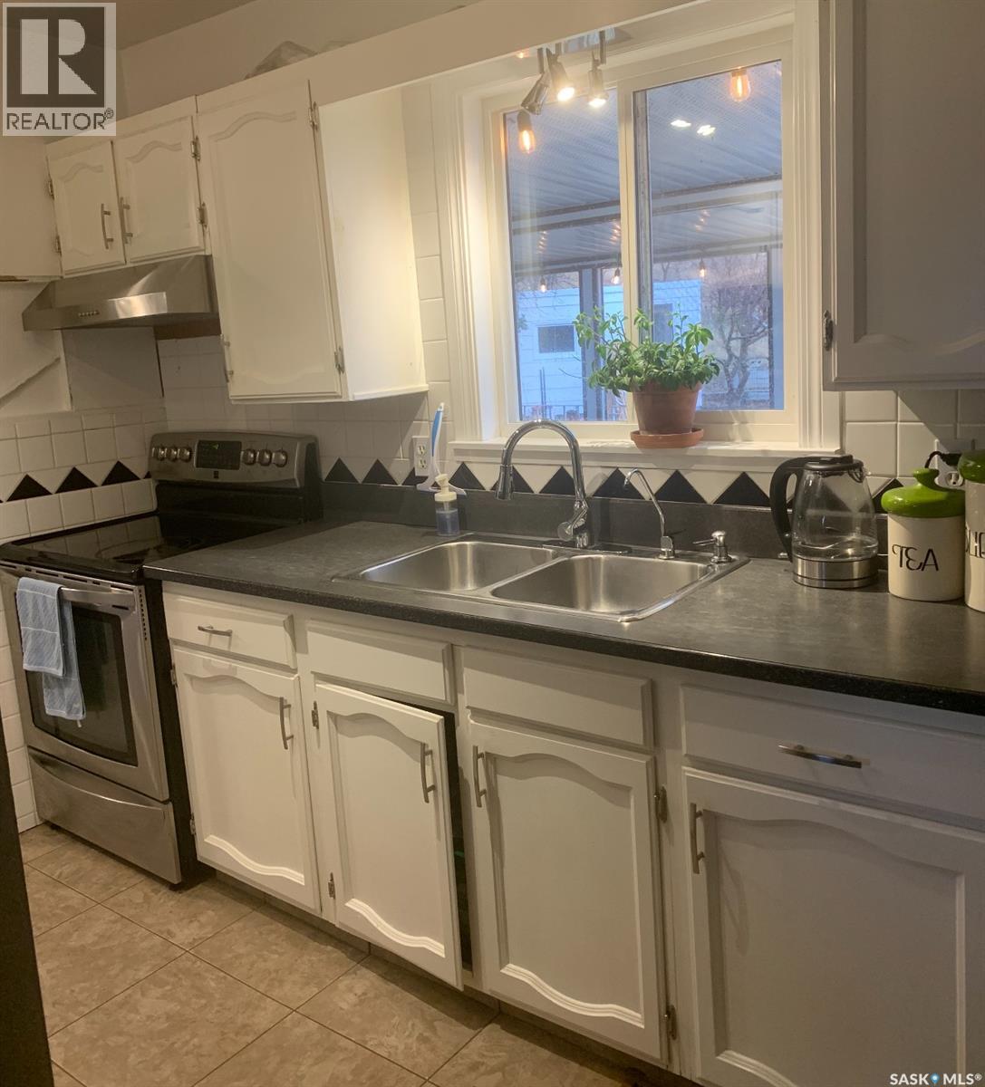 419 2nd Avenue S, Rockglen, Saskatchewan  S0H 3R0 - Photo 6 - SK029740