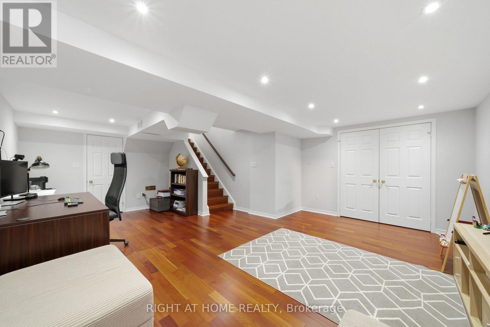 2230 Sutton Drive, Burlington, Ontario  L7L 7K4 - Photo 23 - W12848160