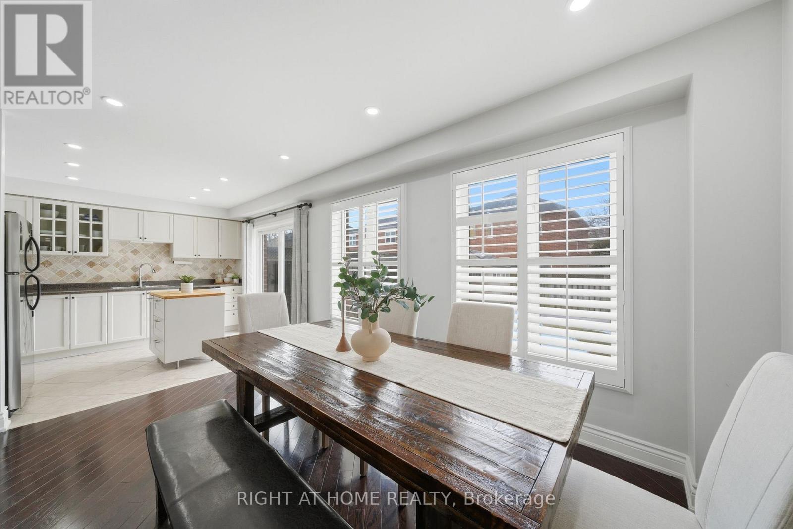 2230 Sutton Drive, Burlington, Ontario  L7L 7K4 - Photo 10 - W12848160