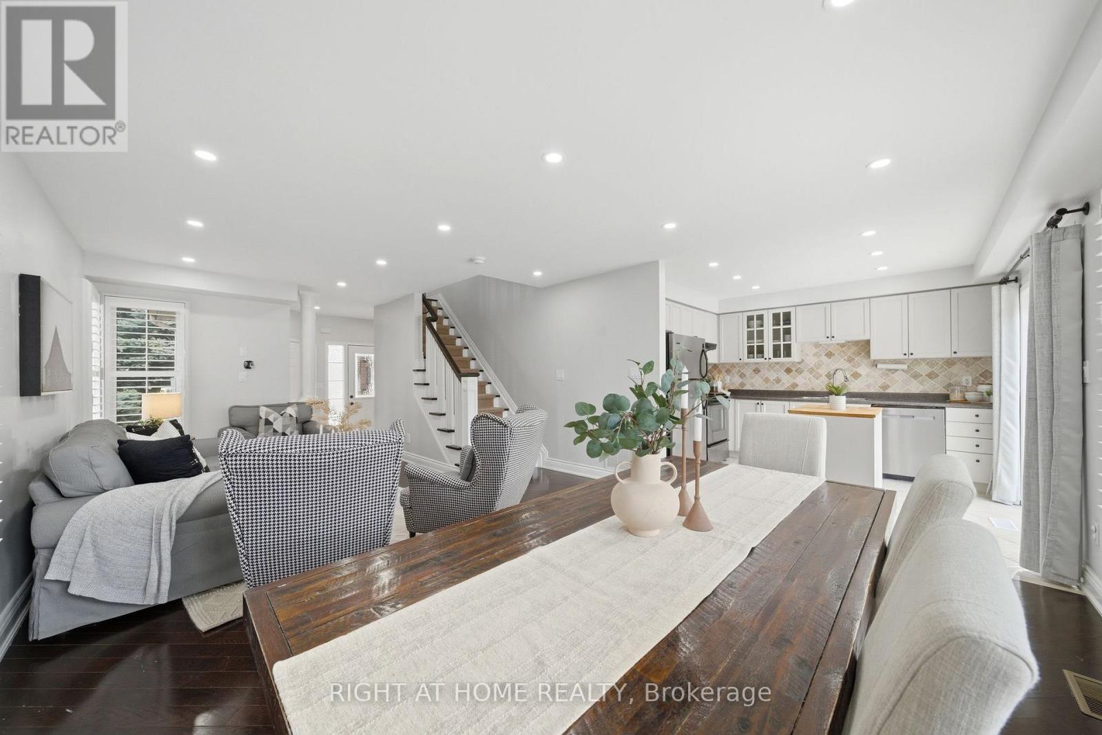 2230 Sutton Drive, Burlington, Ontario  L7L 7K4 - Photo 12 - W12848160