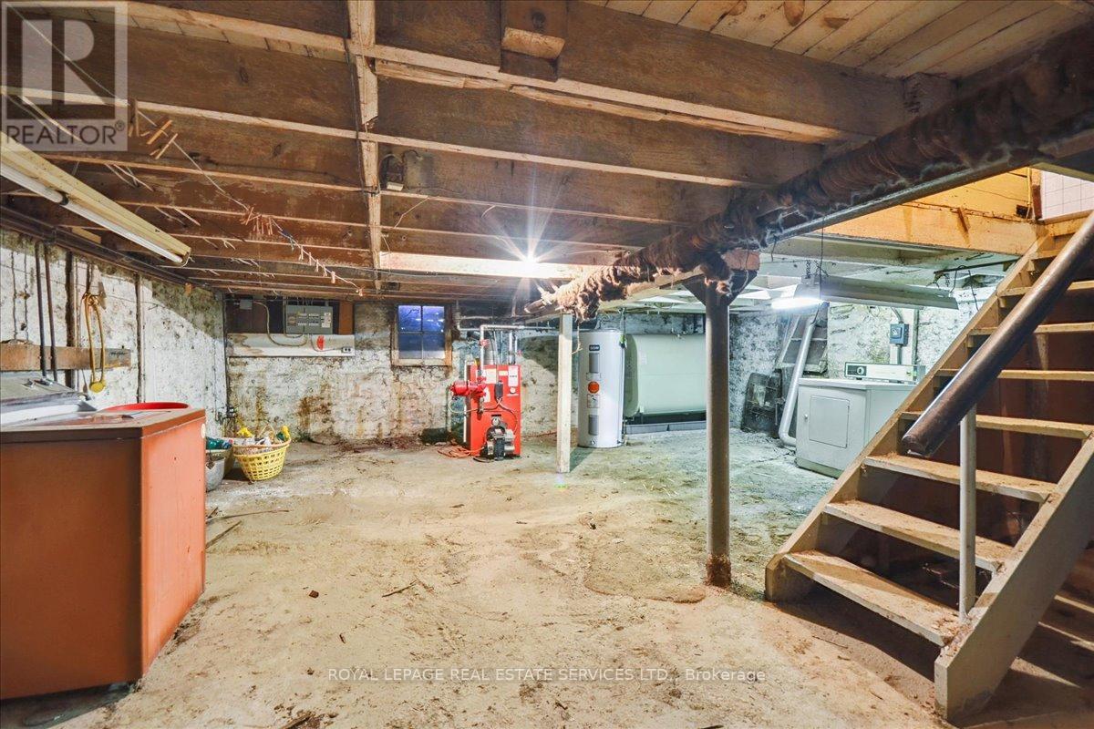 8 Arnold Avenue, Toronto, Ontario  M6N 4M9 - Photo 31 - W12851076