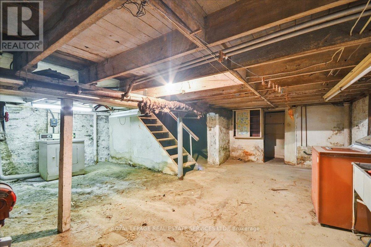 8 Arnold Avenue, Toronto, Ontario  M6N 4M9 - Photo 32 - W12851076