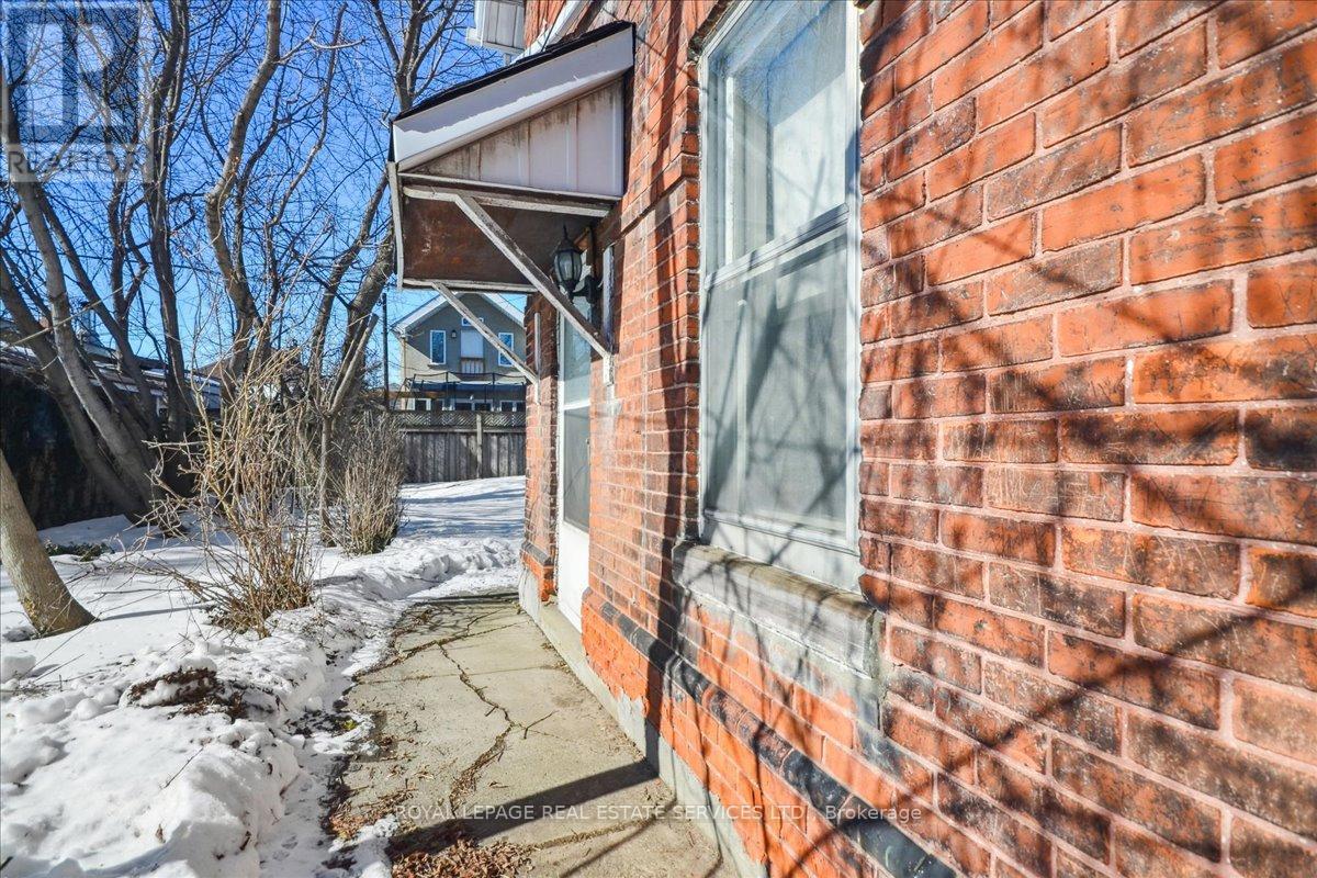 8 Arnold Avenue, Toronto, Ontario  M6N 4M9 - Photo 35 - W12851076