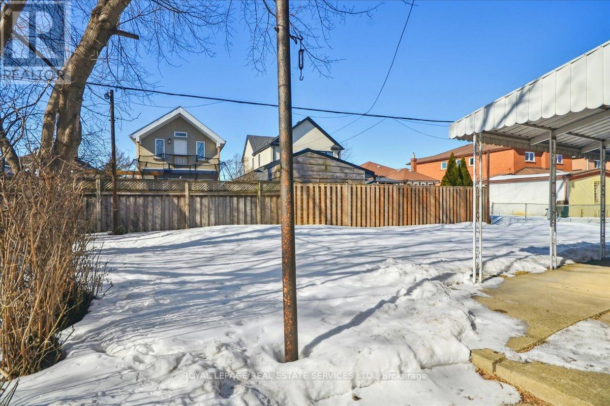 8 Arnold Avenue, Toronto, Ontario  M6N 4M9 - Photo 36 - W12851076