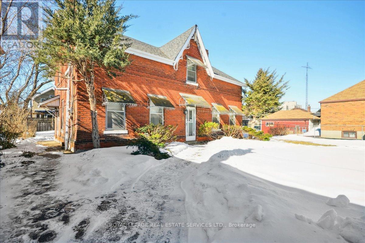 8 Arnold Avenue, Toronto, Ontario  M6N 4M9 - Photo 5 - W12851076