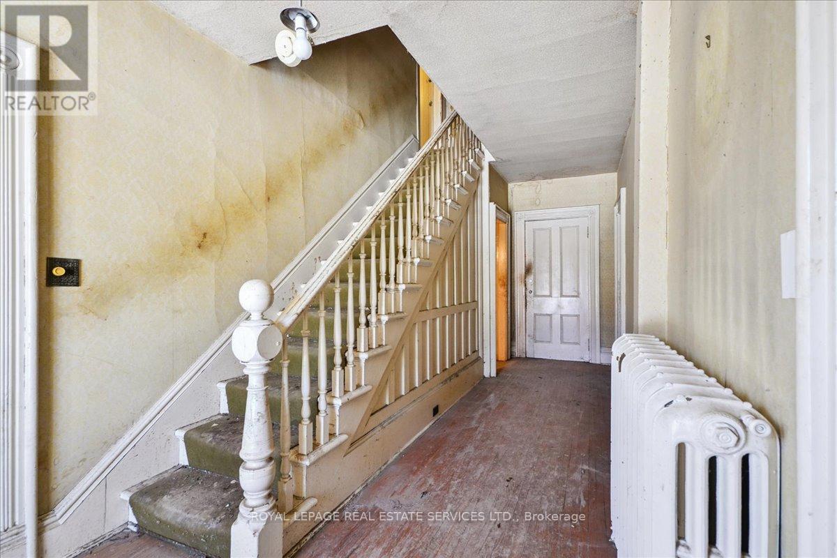 8 Arnold Avenue, Toronto, Ontario  M6N 4M9 - Photo 7 - W12851076