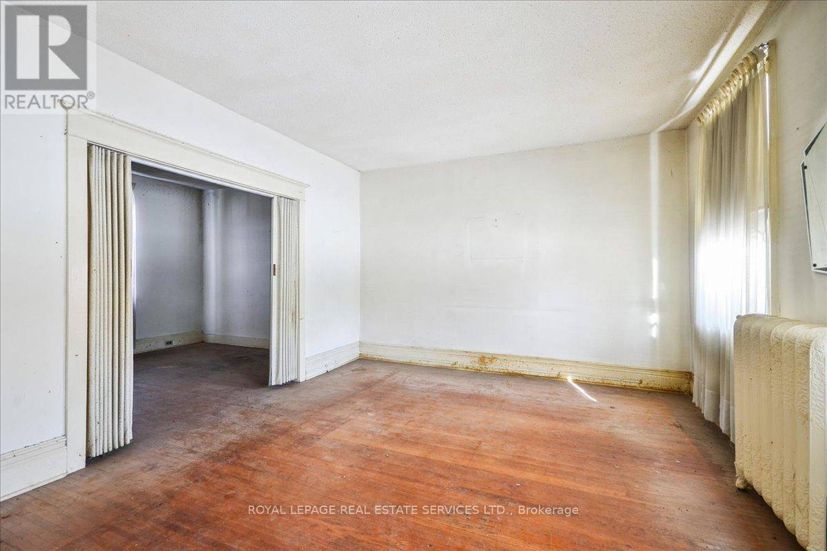 8 Arnold Avenue, Toronto, Ontario  M6N 4M9 - Photo 9 - W12851076