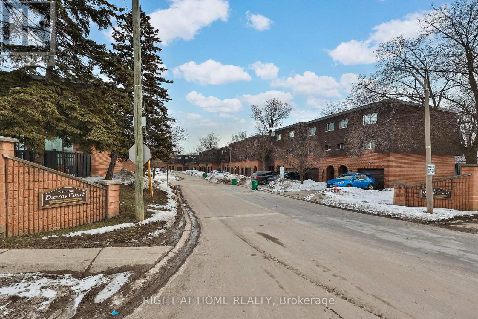 74 - 100 Darras Court, Brampton, Ontario  L6T 1W7 - Photo 2 - W12851088