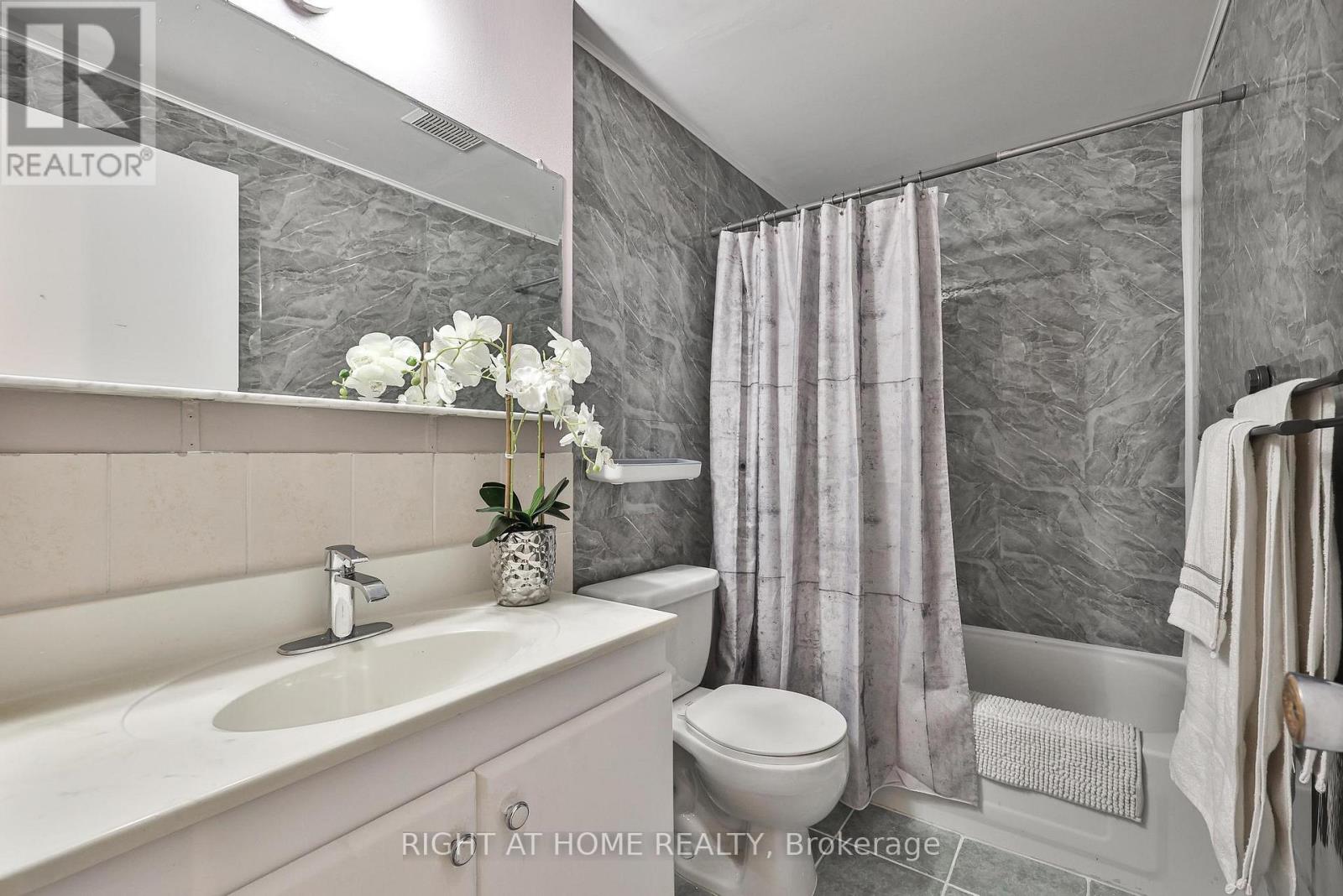 74 - 100 Darras Court, Brampton, Ontario  L6T 1W7 - Photo 30 - W12851088