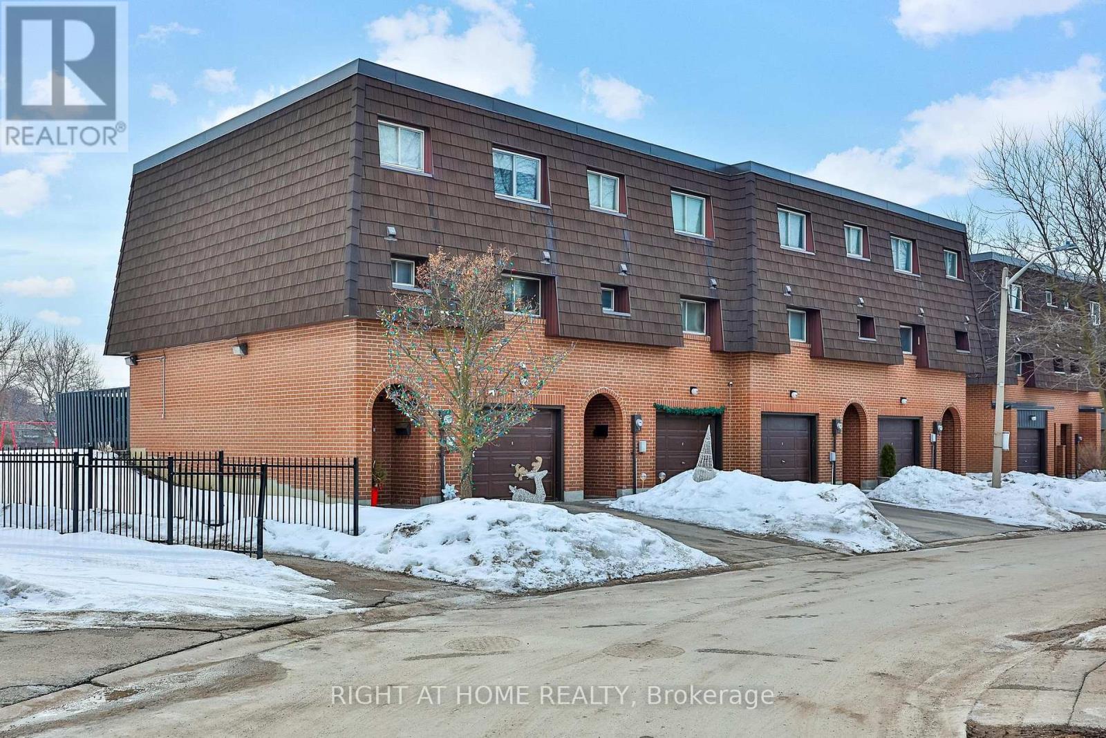 74 - 100 Darras Court, Brampton, Ontario  L6T 1W7 - Photo 4 - W12851088