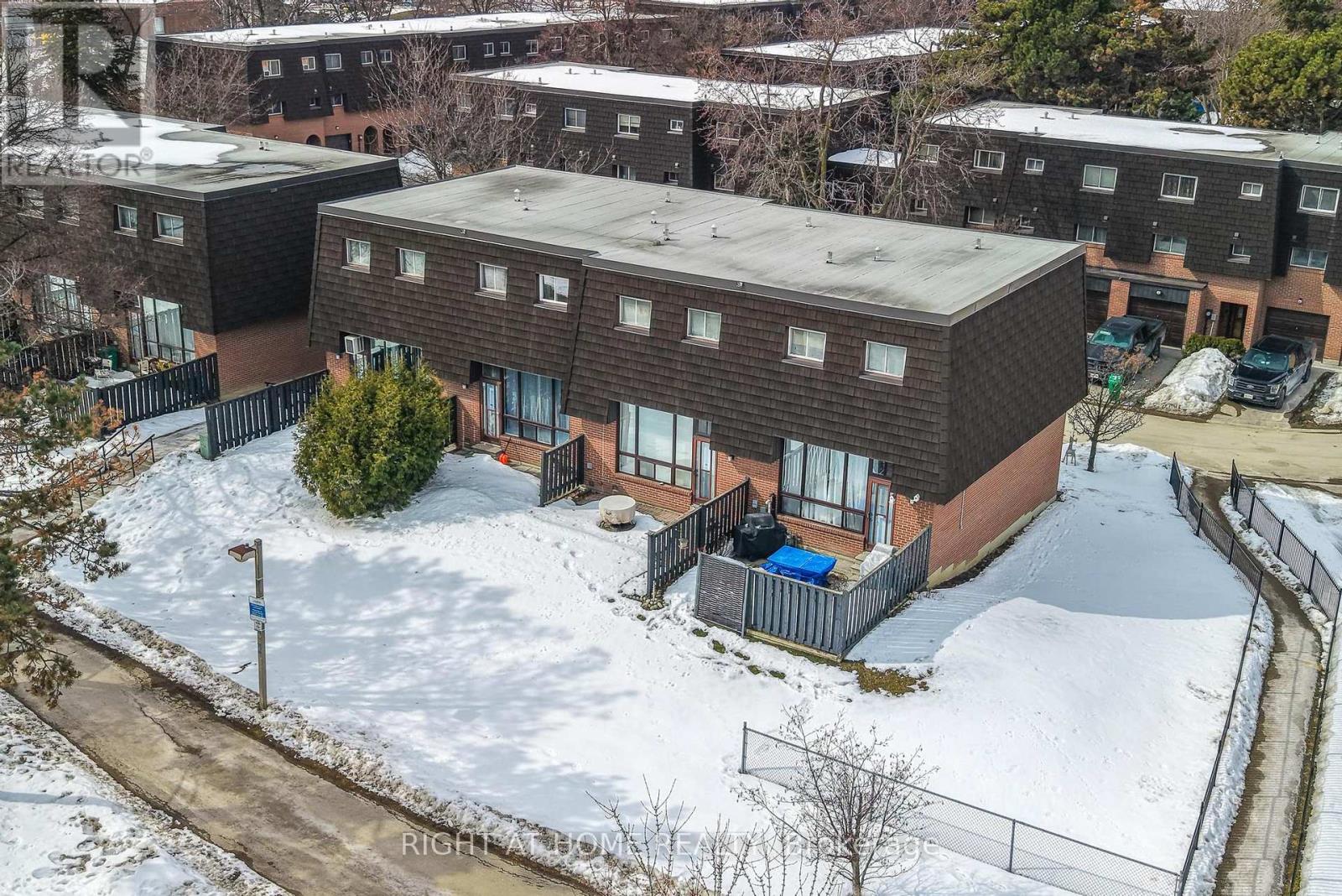 74 - 100 Darras Court, Brampton, Ontario  L6T 1W7 - Photo 45 - W12851088