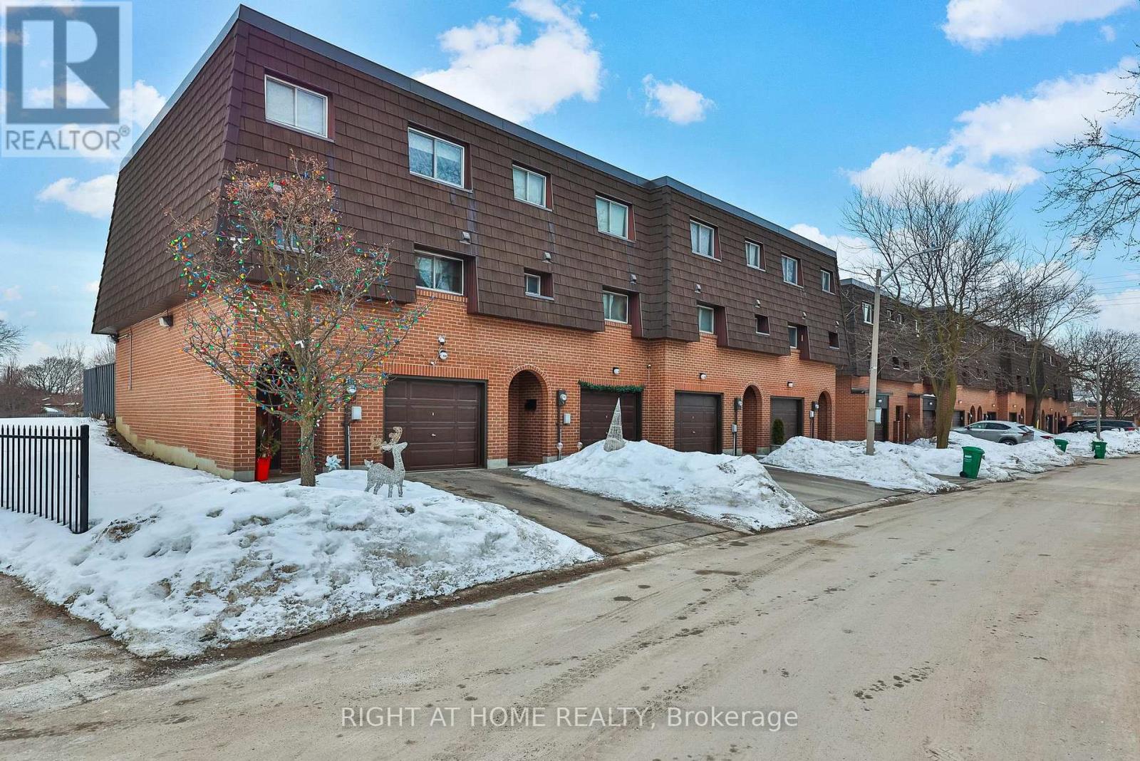 74 - 100 Darras Court, Brampton, Ontario  L6T 1W7 - Photo 5 - W12851088