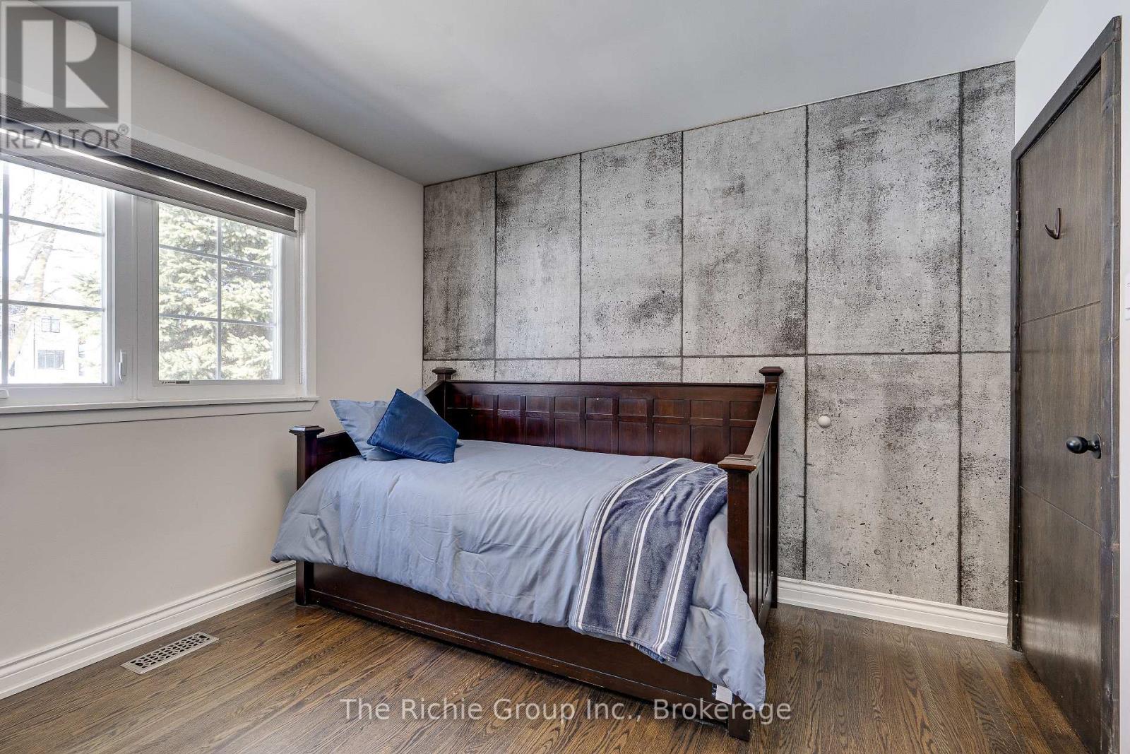 17 Travelled Road, Caledon (Caledon Village), Ontario  L7K 1B7 - Photo 15 - W12851118