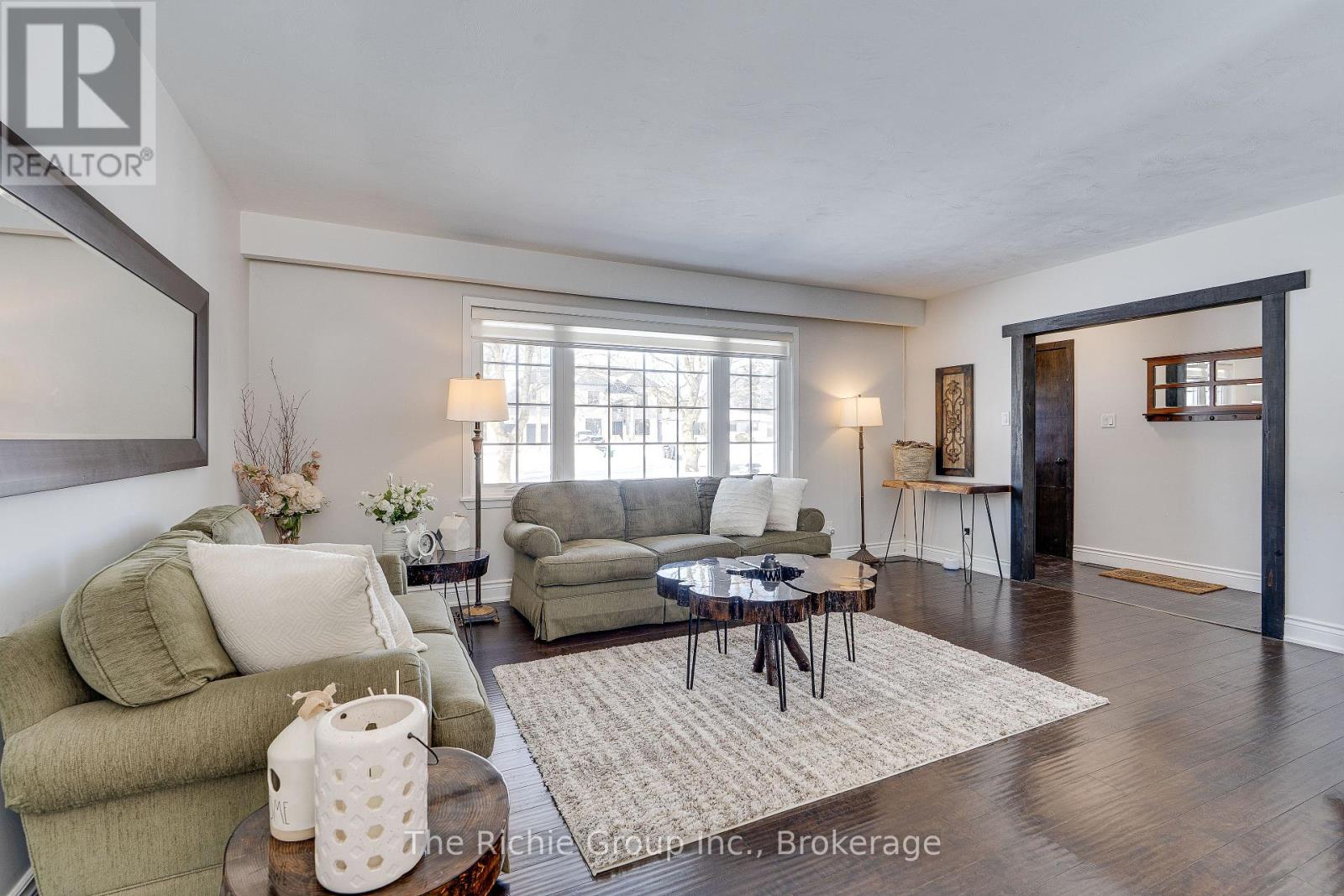 17 Travelled Road, Caledon (Caledon Village), Ontario  L7K 1B7 - Photo 4 - W12851118