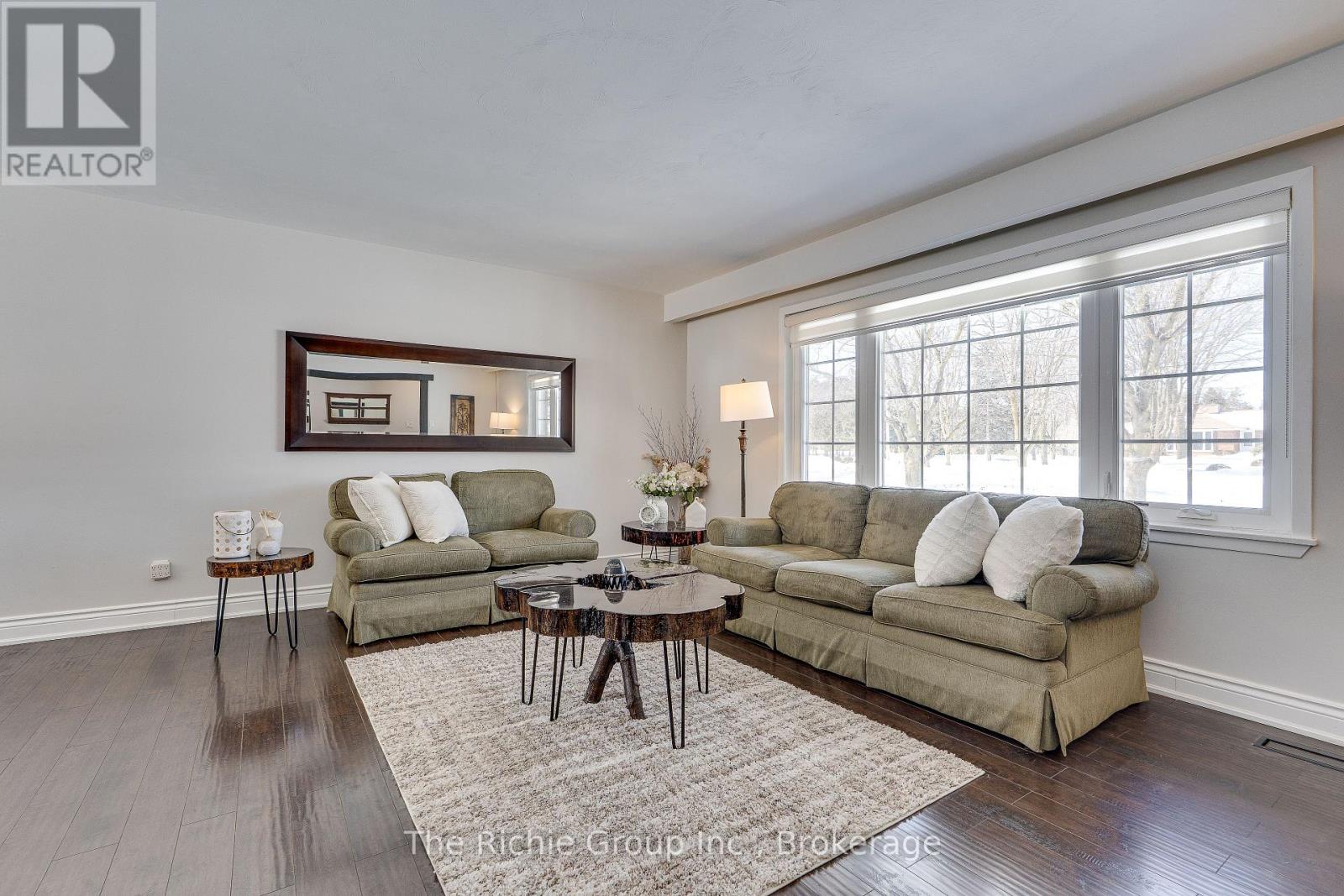 17 Travelled Road, Caledon (Caledon Village), Ontario  L7K 1B7 - Photo 5 - W12851118